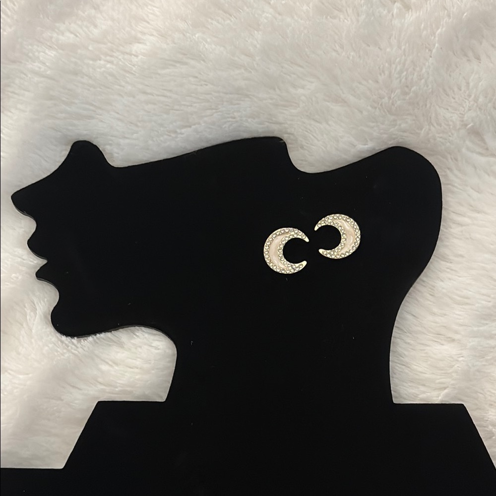 Fashion Moon 🌙 Crescent Earrings